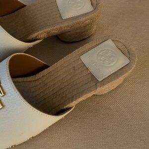 Tory Burch Sandals, size 8, Cream/Gold